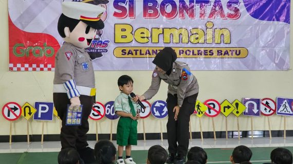 Tanamkan Kesadaran Berlalu Lintas Sejak Usia Dini, Satlantas Polres Batu Terima Kunjungan TK Bunda Binar dalam Ops Keselamatan Semeru 2026