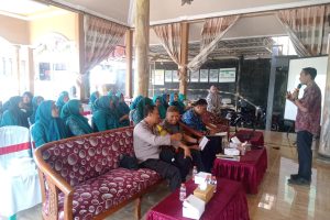 Wujudkan Desa Mandiri, Bhabinkamtibmas Hadiri Pelatihan Pengolahan Pangan dan Sosialisasi Kebun B2SA