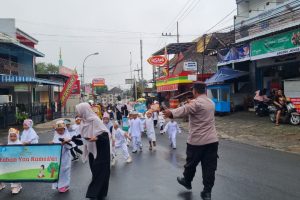 Polsek Junrejo dan Linmas Amankan Pawai Ta’aruf TK Islam Al Asy’ari Sambut Ramadhan 2026