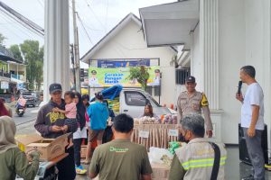 Bhabinkamtibmas Bersama Unsur Terkait Monitoring Gerakan Pangan Murah