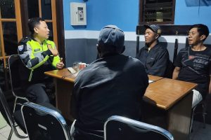 Bhabinkamtibmas Intensifkan Patroli Dialogis, Antisipasi Curanmor di Bulan Ramadhan