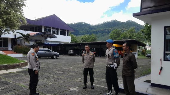 Kapolsek Batu Laksanakan Pengecekan Personel Pengamanan dan Monitoring Kegiatan Sidang Majelis Sinode GMII
