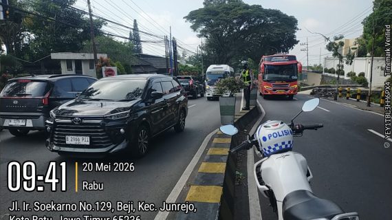 Bus Mogok di Jalan, Personel Satlantas Sigap Atur Arus Lalu Lintas Demi Cegah Kemacetan