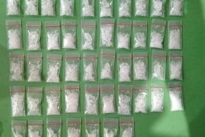 Polrestabes Surabaya Amankan Tersangka Pengedar Narkoba, Sita 42,9 Gram Sabu