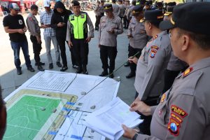 Kapolres Batu Berikan Arahan Tactical Floor Game Jelang Liga 4 Piala Presiden 2026 Putaran Nasional Babak 64 Besar