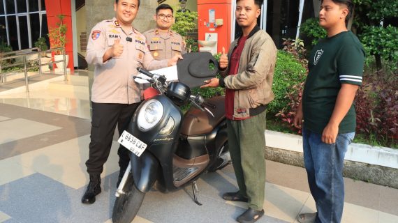 Polres Gresik Kembalikan 3 Motor Korban Curanmor dan Begal Tanpa Biaya