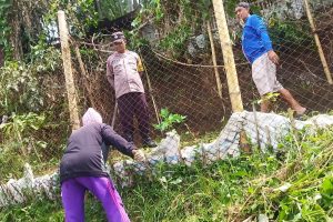 Bhabinkamtibmas Turun ke Lahan, Dukung Pengolahan Tanah untuk Ketahanan Pangan