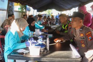 Polri Untuk Masyarakat : Polres Lumajang Gelar Bakti Kesehatan Sambut Hari Bhayangkara ke-80