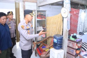 Hari Bhayangkara ke – 80 Polres Ngawi Bedah Dua Rumah Jadi Layak Huni, Hadirkan Senyum dan Harapan Warga